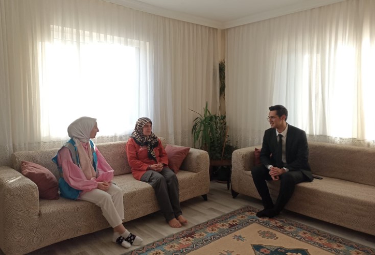 AK GENÇLİK’TEN GÖNÜLLERE DOKUNAN ZİYARETLER