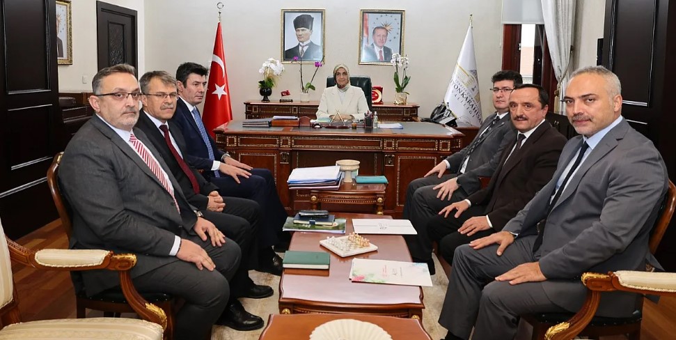 Haber Düzenle: Afyonkarahisar'ın ekonomik, sosyal ve altyapısal gelişimine katkı sağlayacak projeler Görüşüldü.