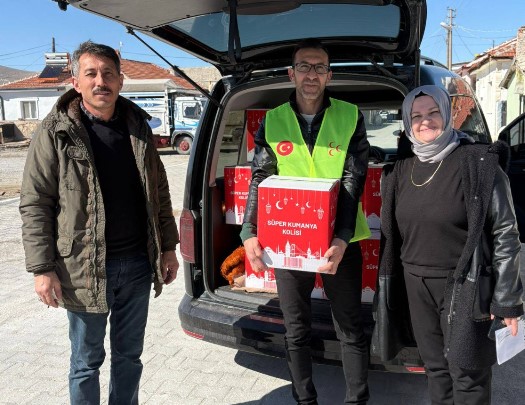 (MHP) Teşkilatı; Emirdağ ilçesinde, ara vermeden yardıma muhtaç kimselere yardımları ulaştırıyorlar.