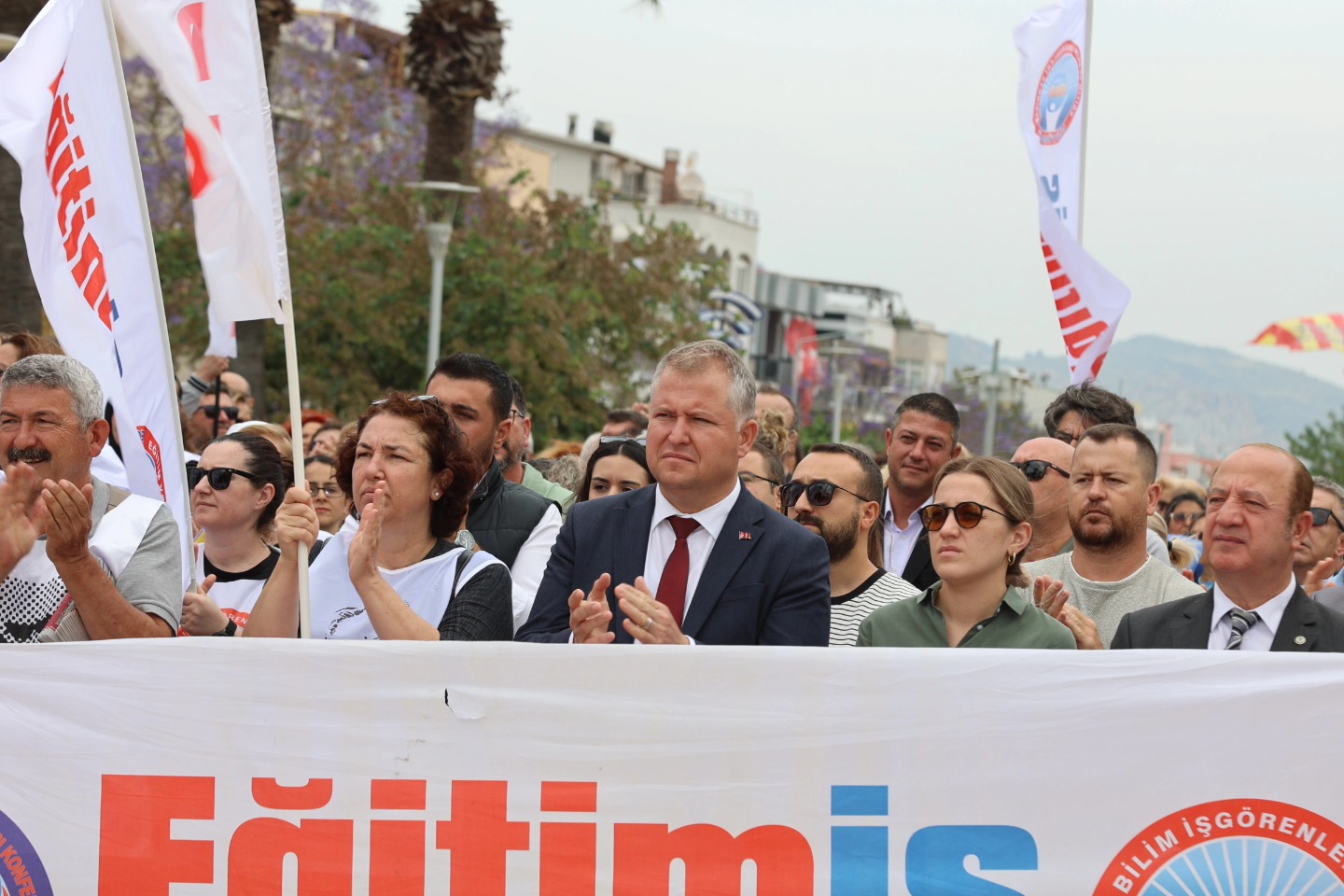 Eğitim Çalışanlarına Yönelik Şiddete Karşı Toplumdan Güçlü Tepki