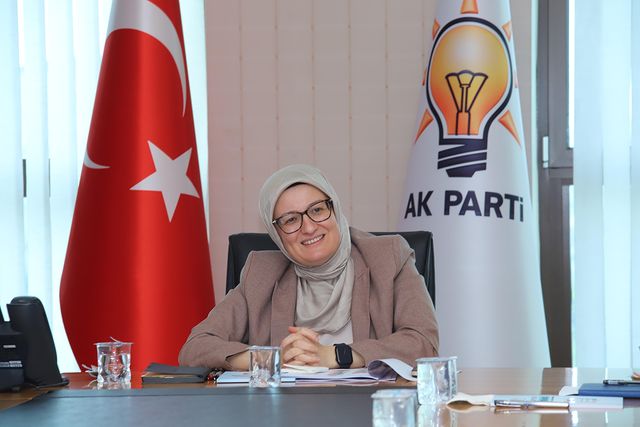 AK Parti Milletvekili Belgin Uygur, AKİM Personeliyle Bir Araya Geldi