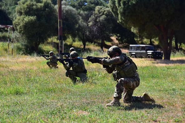 Foça'da 9. Dönem Amfibi Hücum Timi Eğitimi Tamamlandı