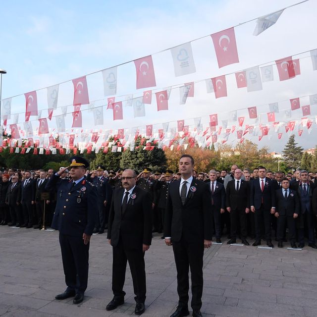 Balıkesir Üniversitesi Rektörü Prof. Dr. Yücel Oğurlu Atatürk'ü Anma Günü Töreninde Hazır Bulundu