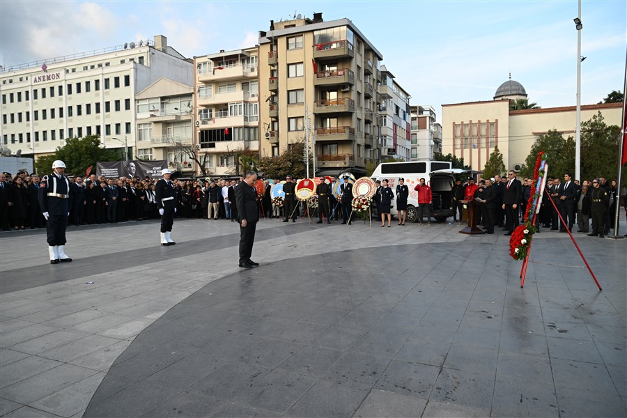 Türkiye Cumhuriyeti'nin Kurucusu Mustafa Kemal Atatürk'ün Ölüm Yıl Dönümü Anıldı