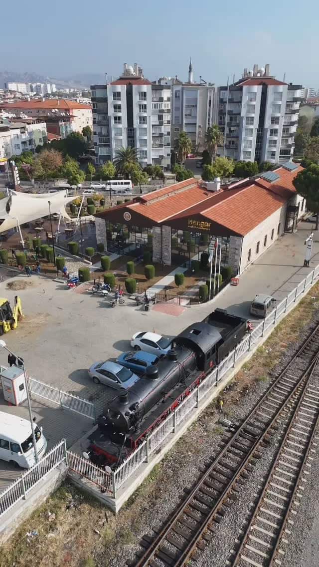 Nazilli Belediyesi Park ve Bahçeler Müdürlüğü Hangar Kafe Restoran'ı Güzelleştiriyor