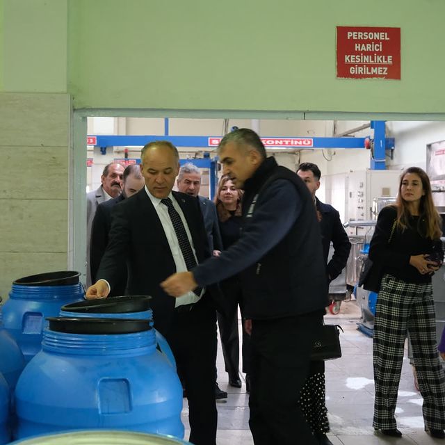 MHP Ayvalık İlçe Yönetimi TARİŞ Fabrikası'nı Ziyaret Etti