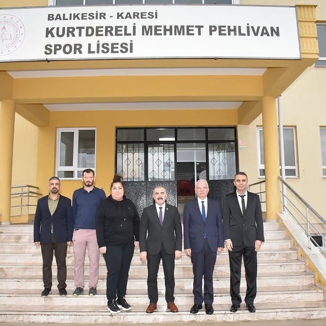 Balıkesir İl Milli Eğitim Müdürü Murat Demir, Kurtdereli Mehmet Pehlivan Spor Lisesini Ziyaret Etti