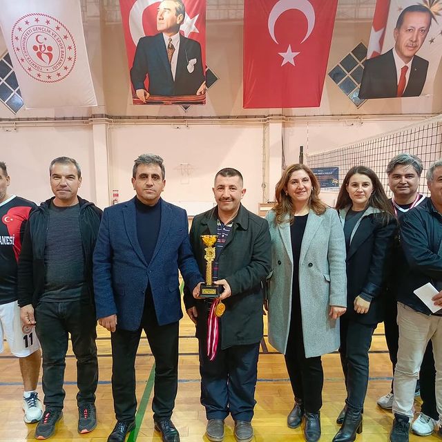 Öğretmenler Günü’nde Voleybol Turnuvası Ödülleri Sahiplerini Buldu