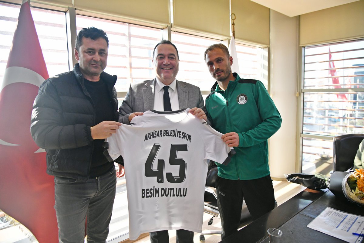 Belediye Başkanı Besim Dutlulu, Akhisar Belediyespor'u Misafir Etti