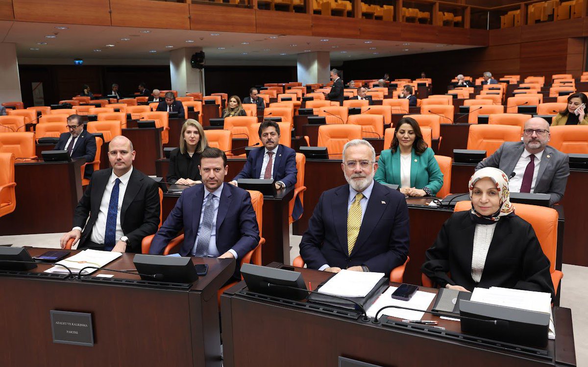 TBMM Genel Kurulu, Köy Kanunu ile Bazı Kanunlarda Değişiklik Yapılmasına Dair Kanun Teklifi'ni Görüşüyor