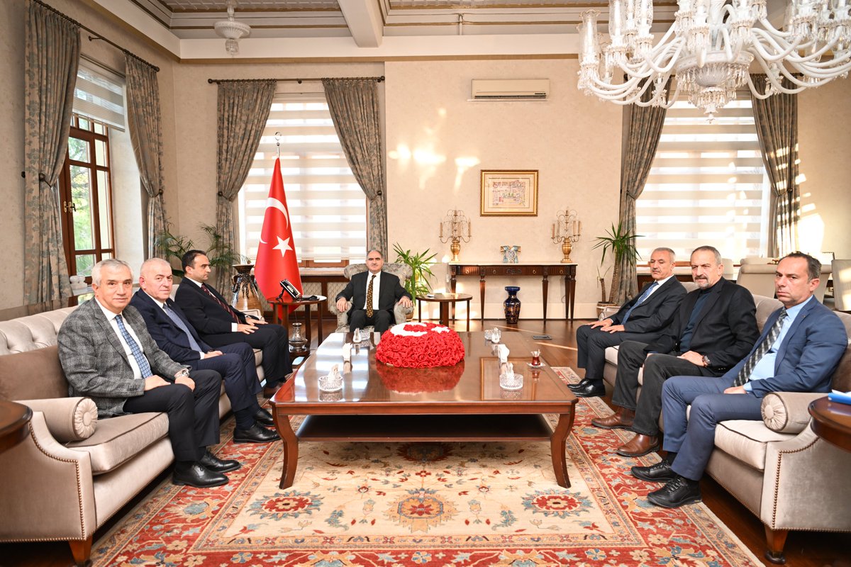 Turgutlu Organize Sanayi Bölgesi Yönetim Kurulu, Yatırım Süreçleri ve Çevresel Değerlerini Görüşmek İçin Toplantı Gerçekleştirdi