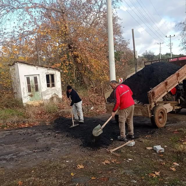 Karacasu'da Yol ve Kaldırım Bakım Çalışmaları Devam Ediyor