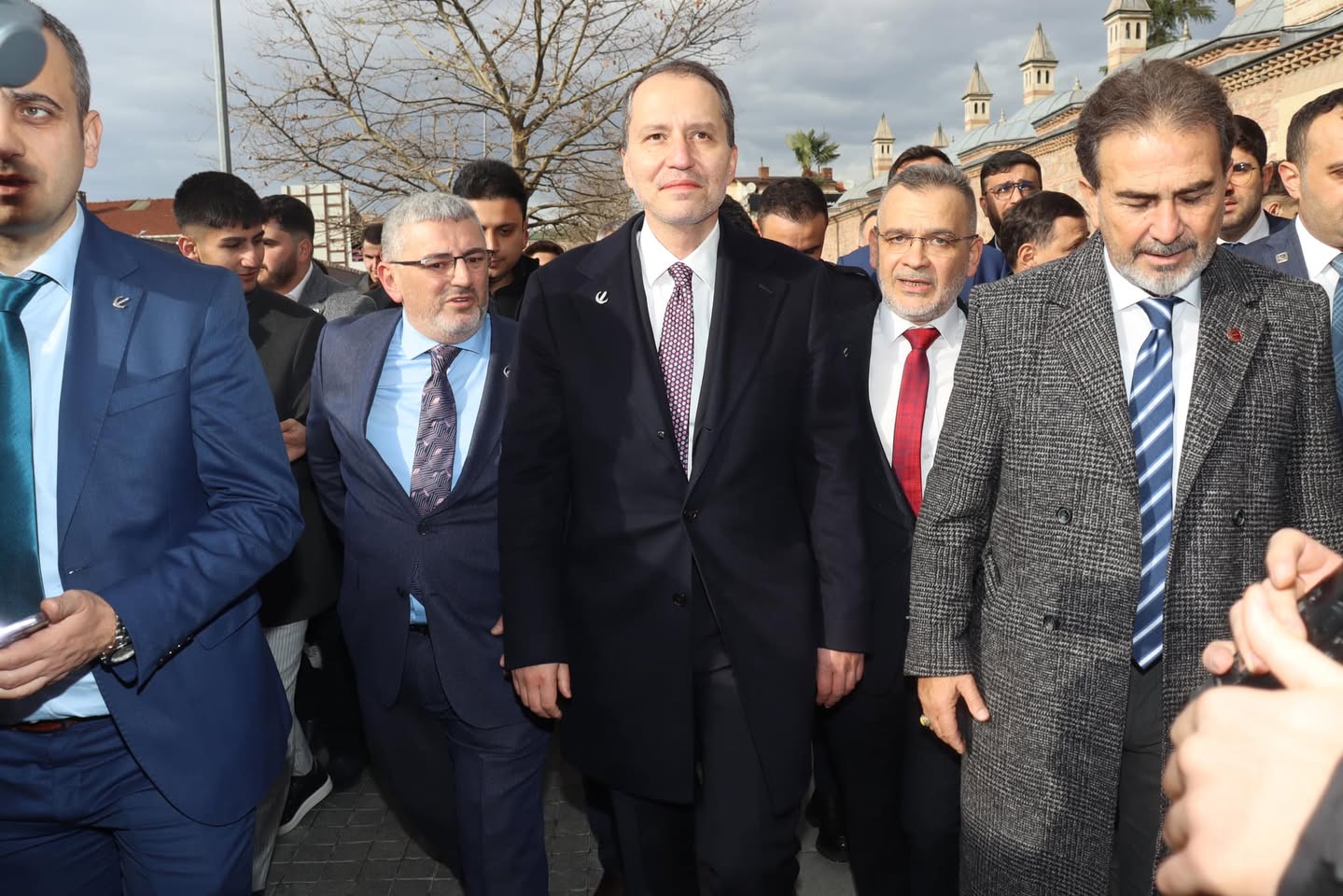 Yeniden Refah Partisi Genel Başkanı Gebze'de Sevgi Yürüyüşü Düzenledi