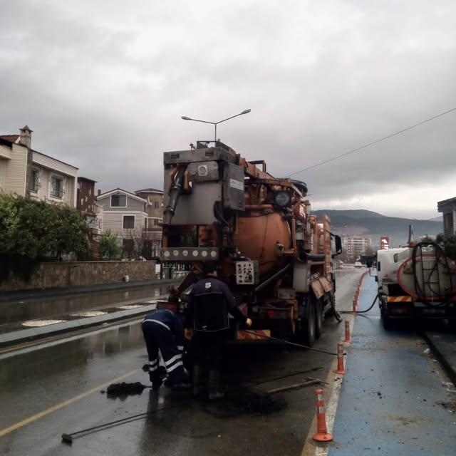 Balıkesir'de Yoğun Yağışla Mücadele Başladı