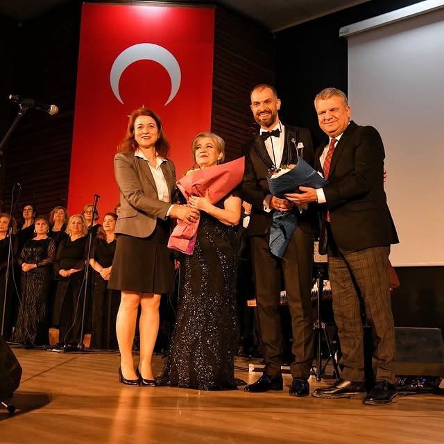 Balıkesir Büyükşehir Belediyesi Başkan Vekili Sevinç Baykan Özden, Türk Sanat Müziği Konserine Katıldı