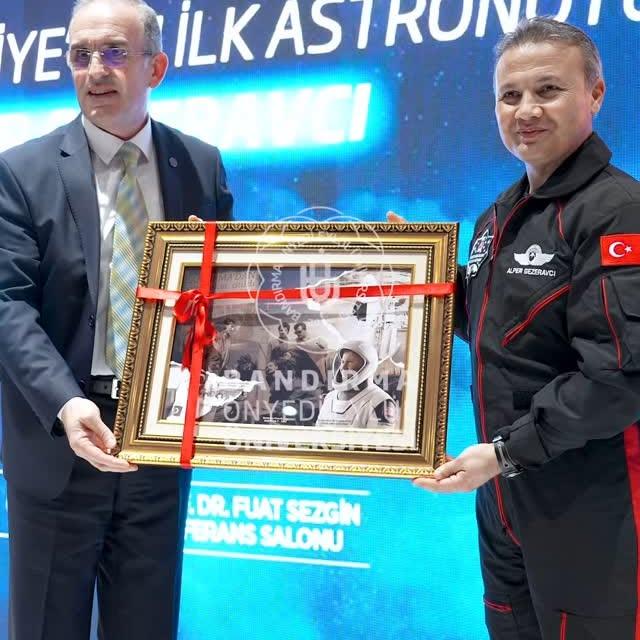 Türkiye'nin ilk astronotu Alper Gezeravcı, Bandırma 17 Eylül Üniversitesi'nde öğrencilerle buluştu