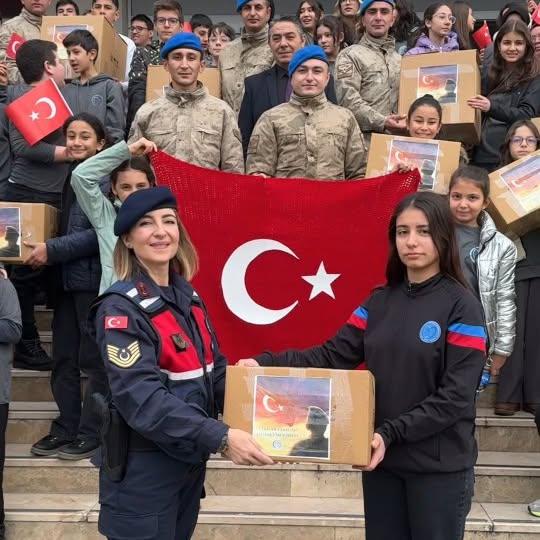 Aydın'da Öğrencilerden Mehmetçik'e Destek