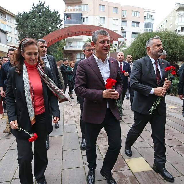 İzmir’de Zübeyde Hanım Anıt Mezarı'na Ziyaret