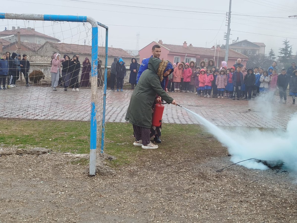 İhsaniye Osmanköy Ortaokulu'nda Afet Farkındalığı Artırıldı