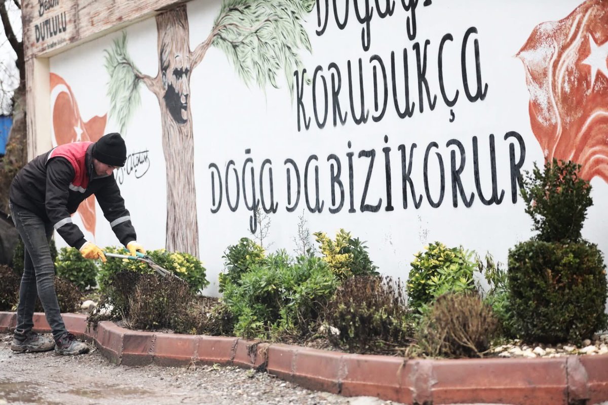 Akhisar Belediyesi Yeşil Şehir Hedefiyle Çalışmalarına Devam Ediyor