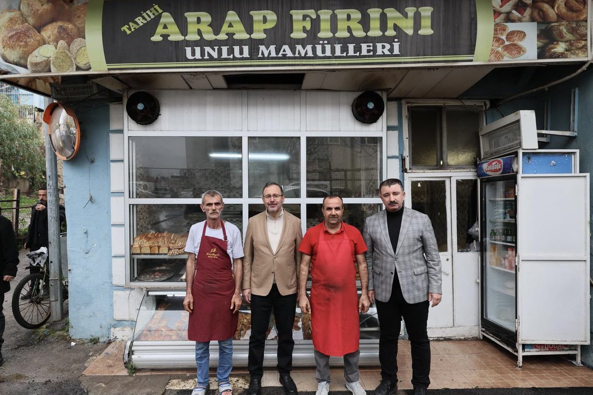 Tarihi Arap Fırını'ndan İzmir Esnafına Destek