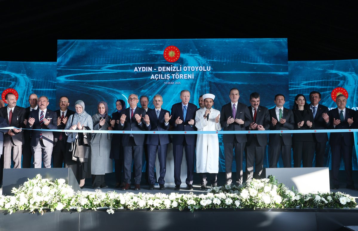 Cumhurbaşkanı Recep Tayyip Erdoğan, Aydın Denizli Otoyolu'nun Açılışını Gerçekleştirdi