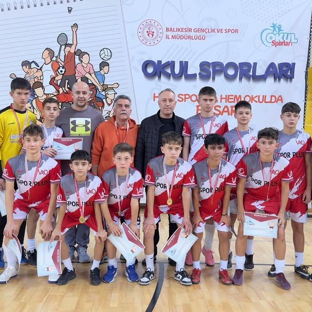 Bigadiç'te Okul Sporları Futsal Yıldızlar ve Yıldız Kızlar Grup Birinciliği Müsabakaları sona erdi