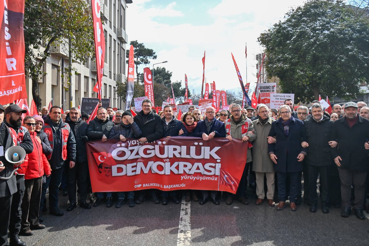 CHP Balıkesir'den Demokrasi ve Özgürlük Yürüyüşü: 