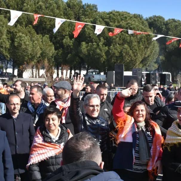 CHP İl Başkanı ve Aydın Büyükşehir Belediye Başkanı, Efeler'deki Geleneksel Deve Güreşi Festivaline Katıldı