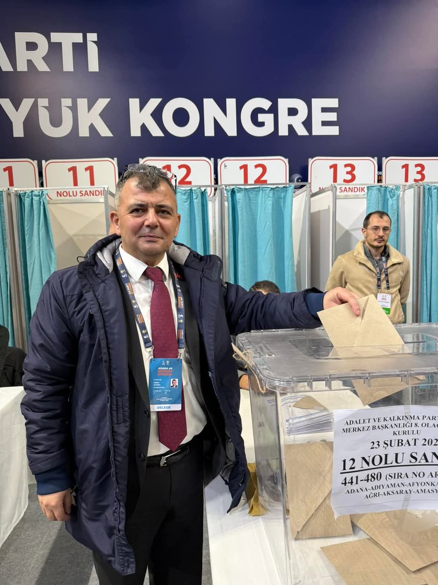 Ak Parti'nin 8'inci Olağan Kongresi'nde Coşkulu Katılım