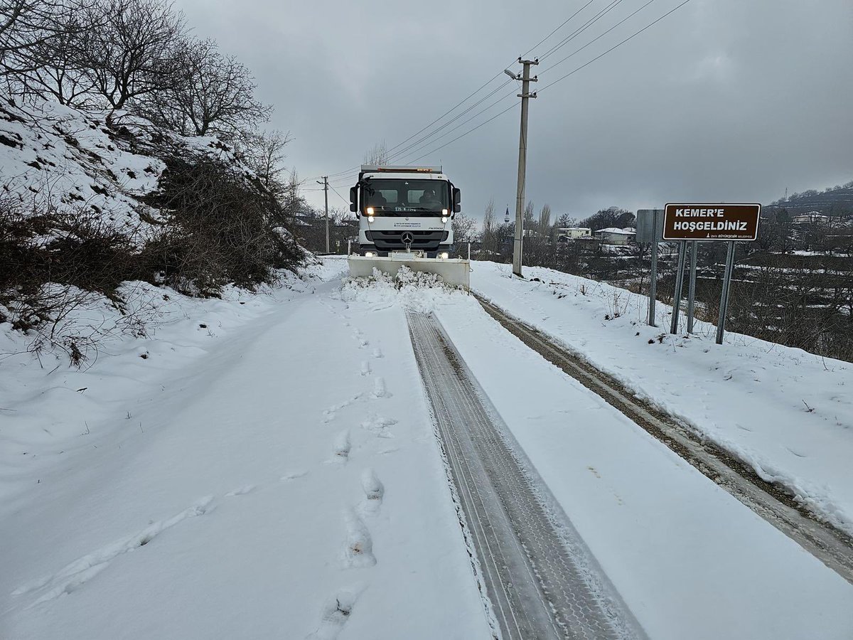 İzmir Büyükşehir Belediyesi, Yüksek Kesimlerde Kar Yağışına Mücadele Eder