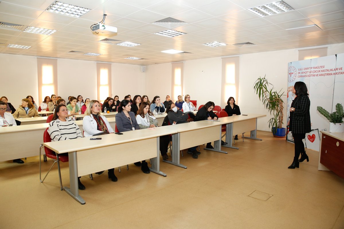 İzmir'de AB Erasmus Projesi Bilgilendirme Eğitimi Gerçekleştirildi