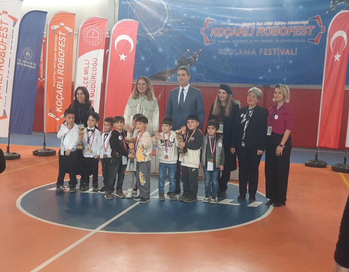 Çine'de Öğretmen Fatma Öz Anaokulu, Sürdürülebilir Enerji Projesiyle Koçarlı Robofest'ta Birinci Oldu