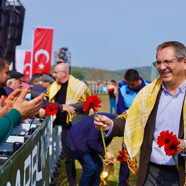 Ayvalık Belediye Başkanı Ergin, Altınova Folklorik Deve Gösterisi'nin Özel Konukları Hakkında Yorumda