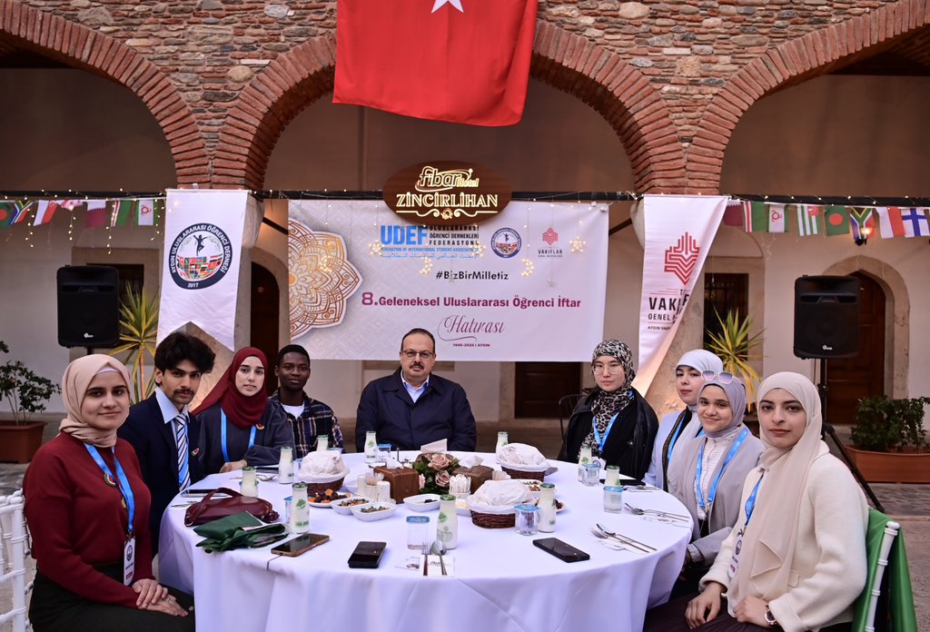 Vali Yakup Canbolat, Aydın'da Geleneksel Uluslararası Öğrenci İftarında Bir Araya Geldi