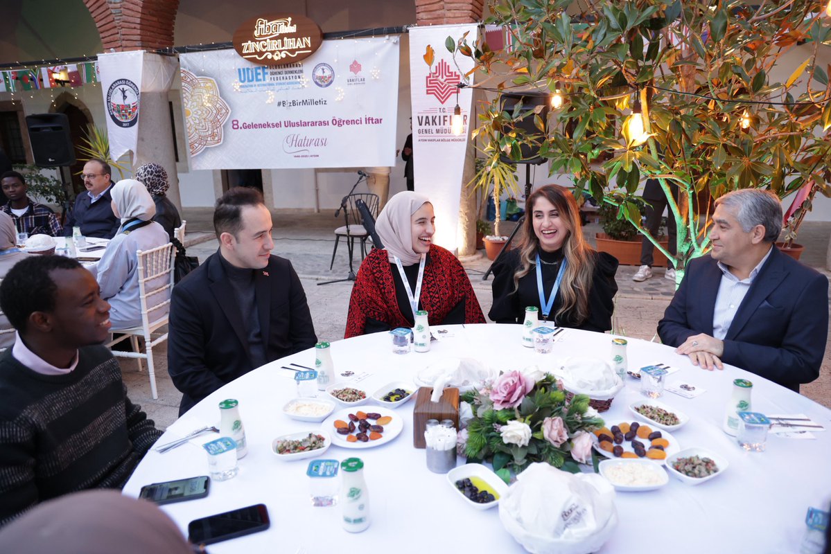 Aydın Vakıflar Bölge Müdürlüğü'nün Destekleriyle Uluslararası Öğrenci İftarı Düzenlendi