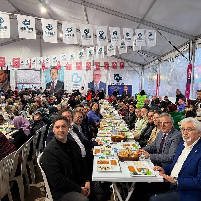 Bandırma'da Ramazan Buluşması: TümYapı İnşaat İftar Yemeği Düzenledi