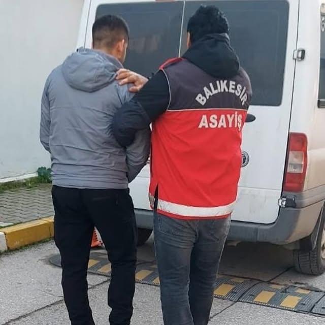 Balıkesir'de Aranan Firari Yakalandı