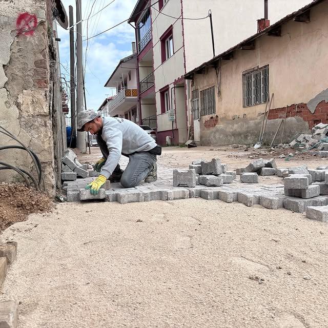 Kula Belediyesi’nden Mahallelerde Kapsamlı Yol ve Altyapı Çalışmaları