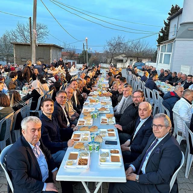 Bandırma Belediyesi, Yeni Ziraatlı Mahallesi İftar Yemeği'ne Katıldı