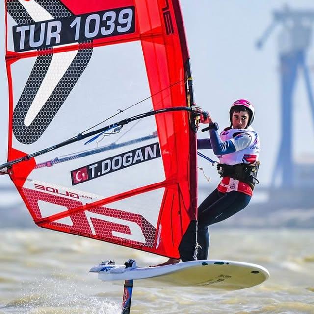 Ayvalıklı Genç Windsurfçu, İspanya'da 4. Oldu