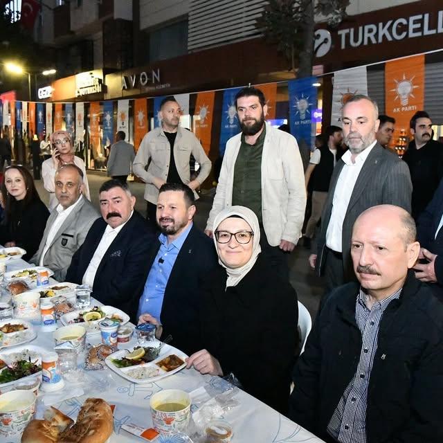 Balıkesir'de İftar Toplantısı: Birlik ve Dayanışma Coşkusu