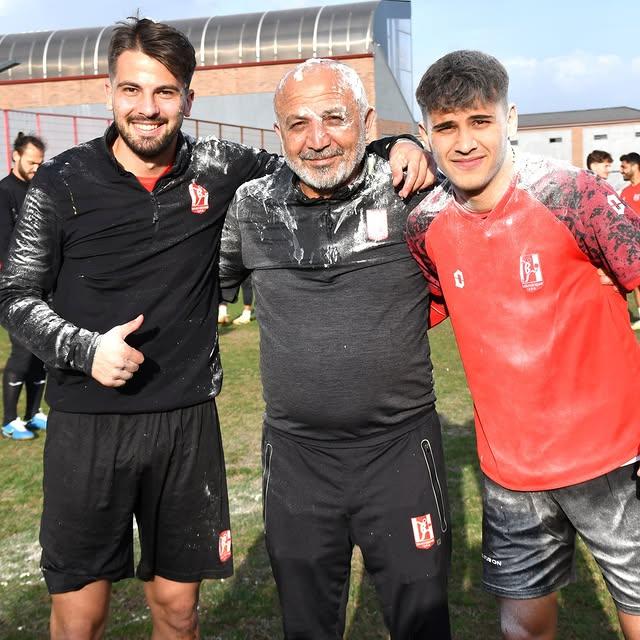 Balıkesirspor Futbol Takımı'ndan Oyuncularına Doğum Günü Sürprizi