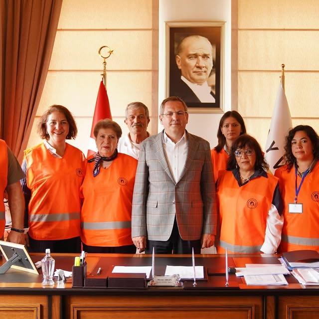 Ayvalık'ta Afet Arama Kurtarma Gönüllüleri Belediye Başkanı Ergin'i Ziyaret Etti