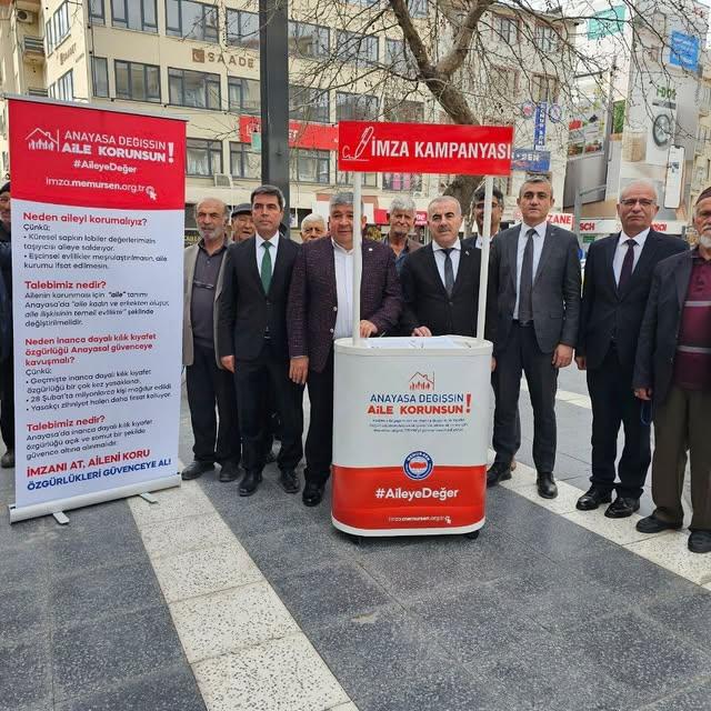 Balıkesir'de Memur-Sen'in Anayasa Değişikliği Kampanyası Başladı, İl Milli Eğitim Müdürü Destek Verdi