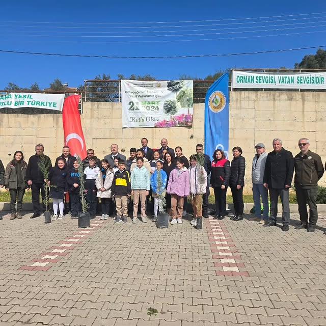 Erdek'te Dünya Ormancılık Haftası Coşkusunda Fidanlar Toprağa Dikildi