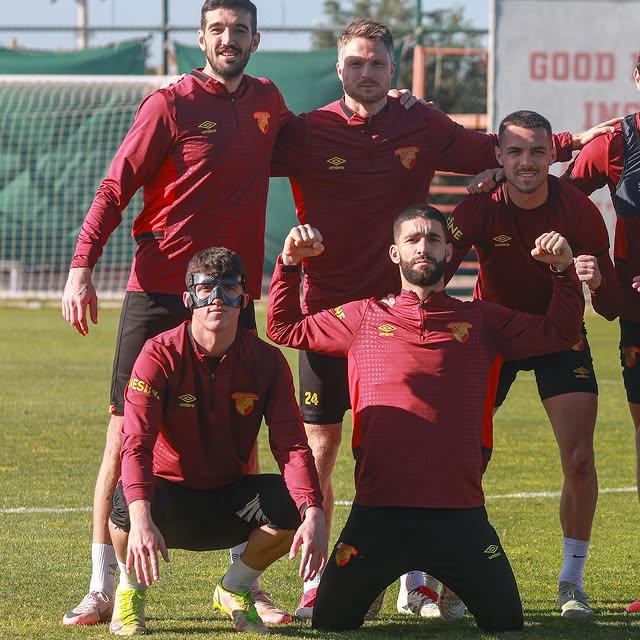 Göztepe, Trabzonspor Maçına Hazırlanıyor: Çift Antrenmanla Kamp Sürüyor