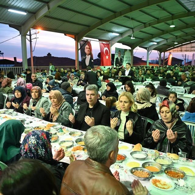 Soma Belediyesi, Cenkyeri'nde İftar Programı Düzenledi