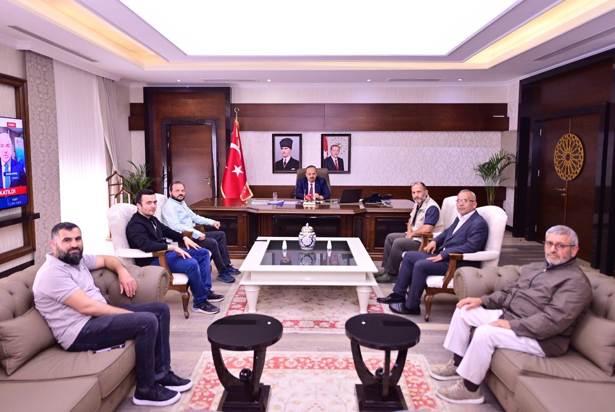 İHH Aydın Heyeti, Aydın Valisi Canbolat'ı Ziyaret Etti