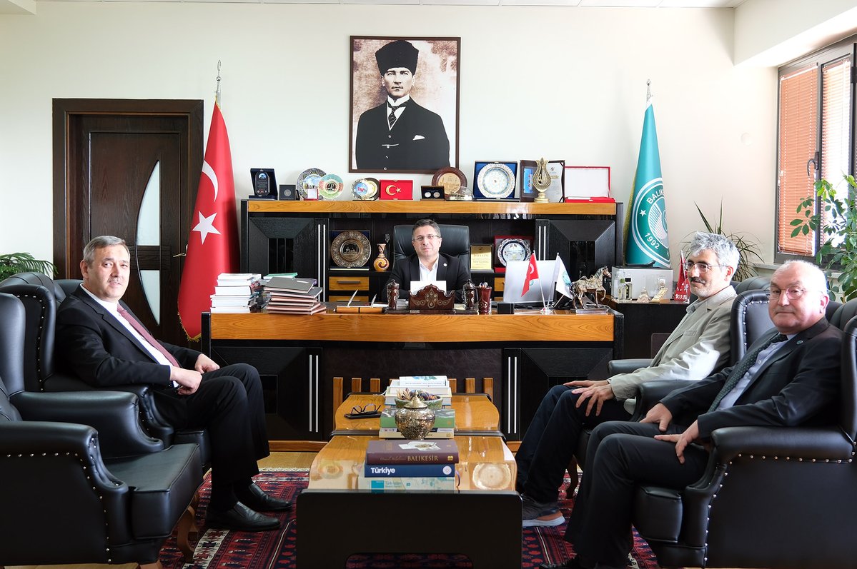 Balıkesir Sanayi ve Teknoloji İl Müdürü, Balıkesir Üniversitesi Rektörünü Ziyaret Etti